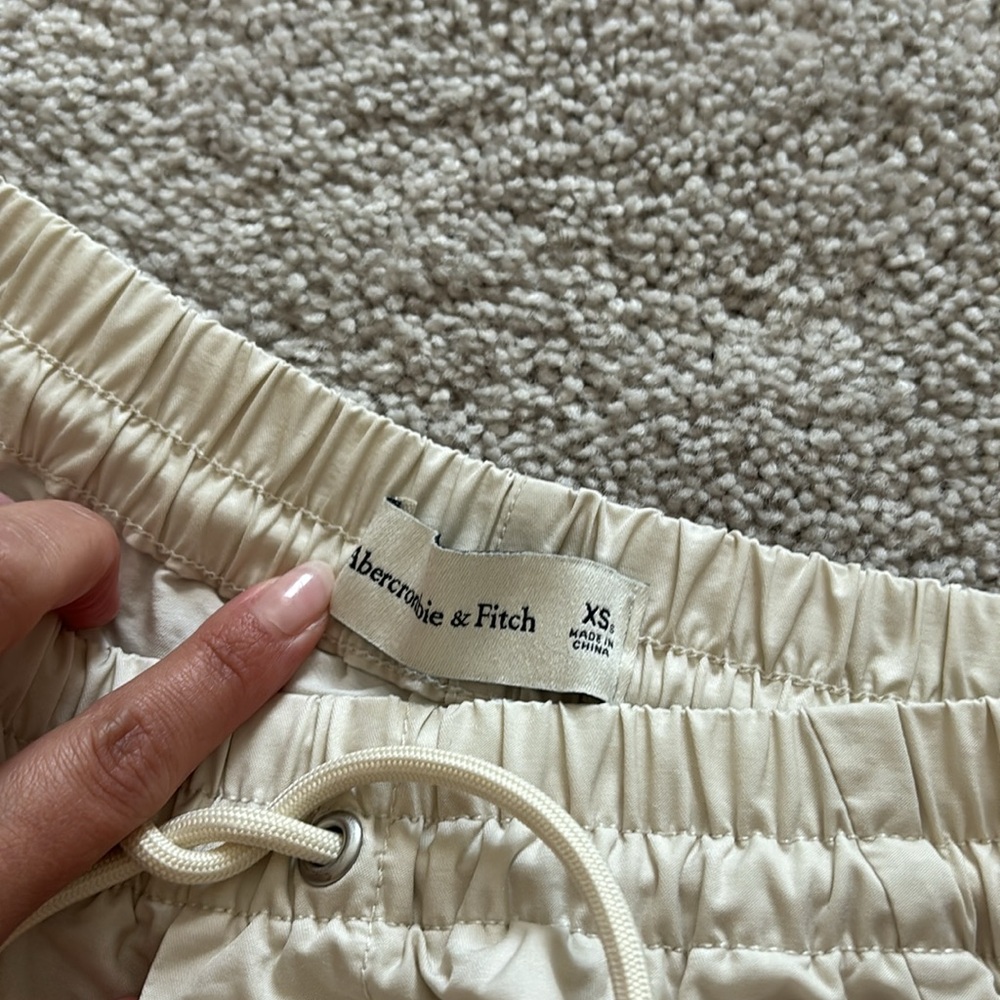 A&F NWOT cinched adjustable hem joggers - Picture 5 of 6